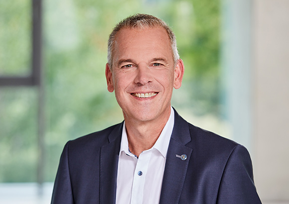 Steffen Vogl  – CEO
